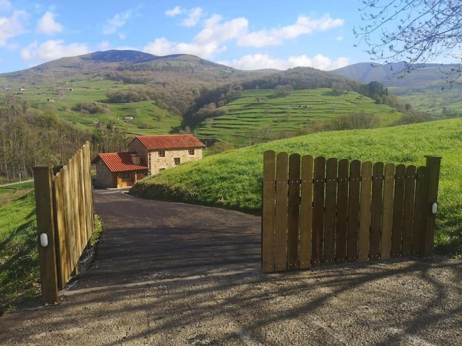 Casa Rural Los Riveros De Jeromo Selaya Exterior photo