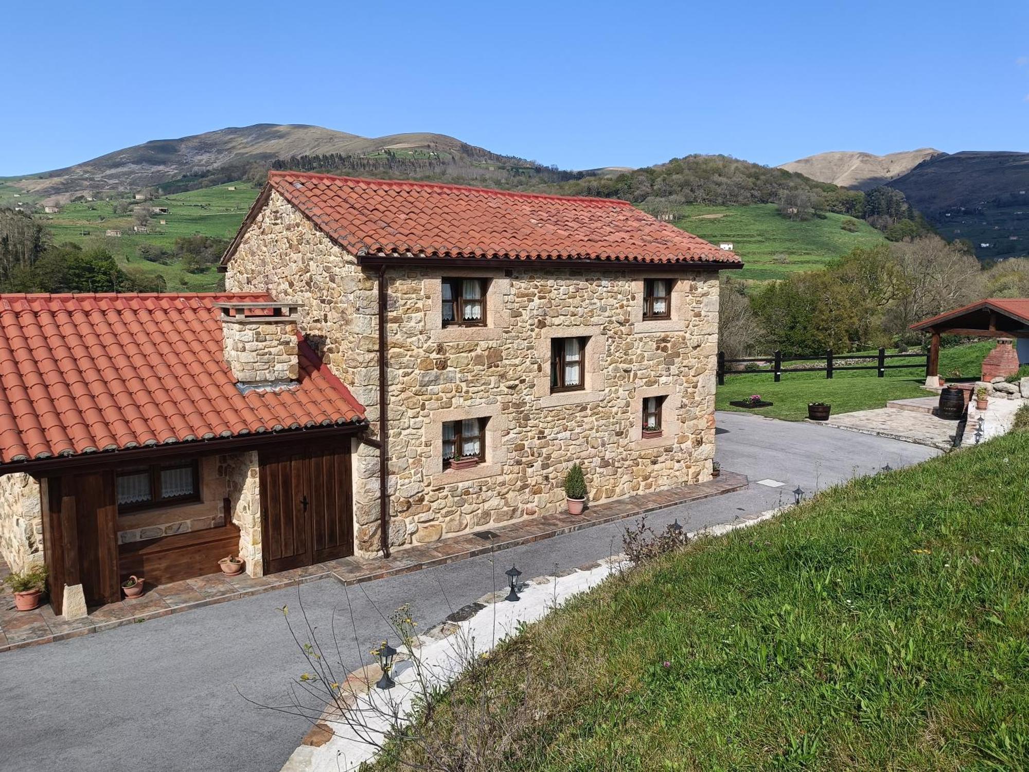 Casa Rural Los Riveros De Jeromo Selaya Exterior photo